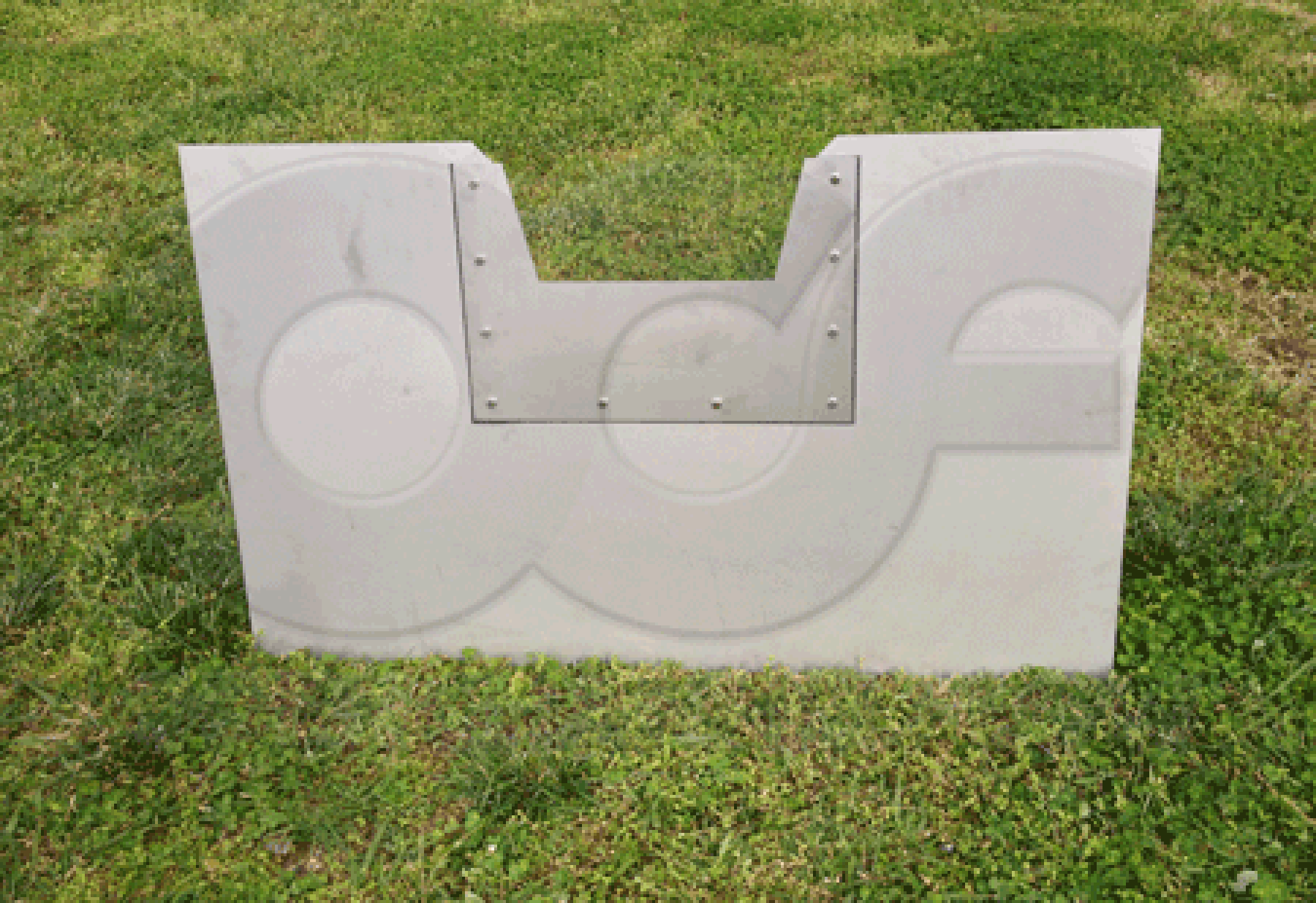 stainless steel weir carrier with removable 1-foot Cipolletti weir mounted