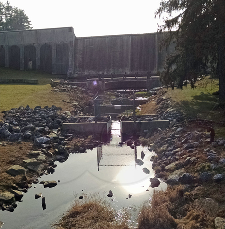 Parshall flume installed downstream of dam